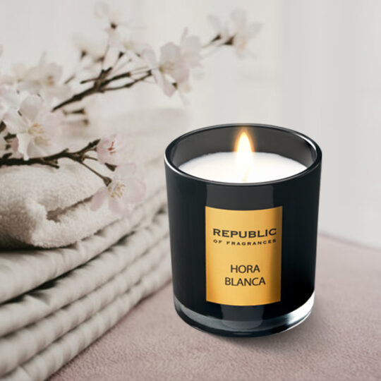 Relax-scented candle-magnolia musk