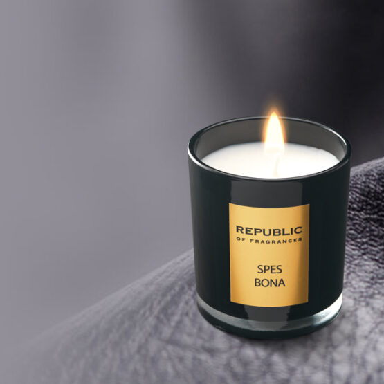 Spes Bona - leather smokey -scented candle